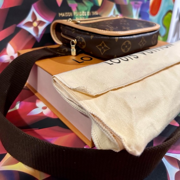 🛑SOLD🛑🆒😎🆒Authentic Louis Vuitton Bosphore Fanny Pack/Bumbag Monogram - Picture 9 of 17